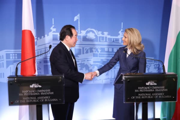 ​Bullgaria e Japonia diskutojnë marrëdhëniet parlamentare