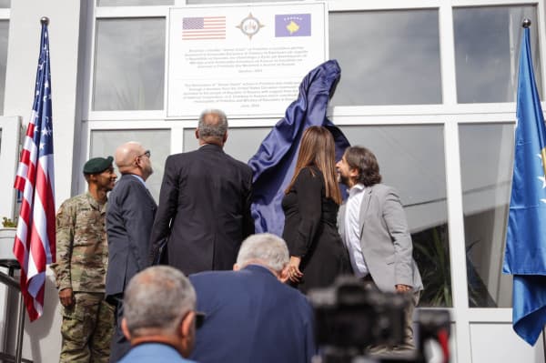 ​Ndryshon shkolla “Ahmet Gashi” fal donacionit të Ambasadës Amerikane