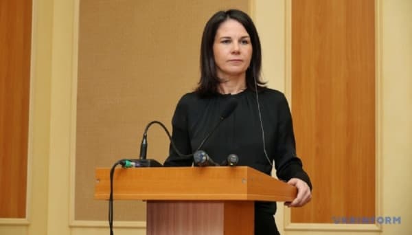 ​Baerbock njofton 100 milion euro “ndihmë dimërore” për Ukrainën