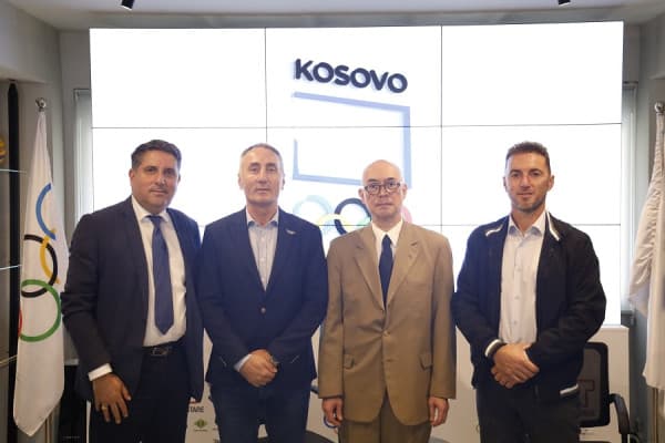 Krasniqi takon të dërguarin e ambasadës Japoneze në Kosovë