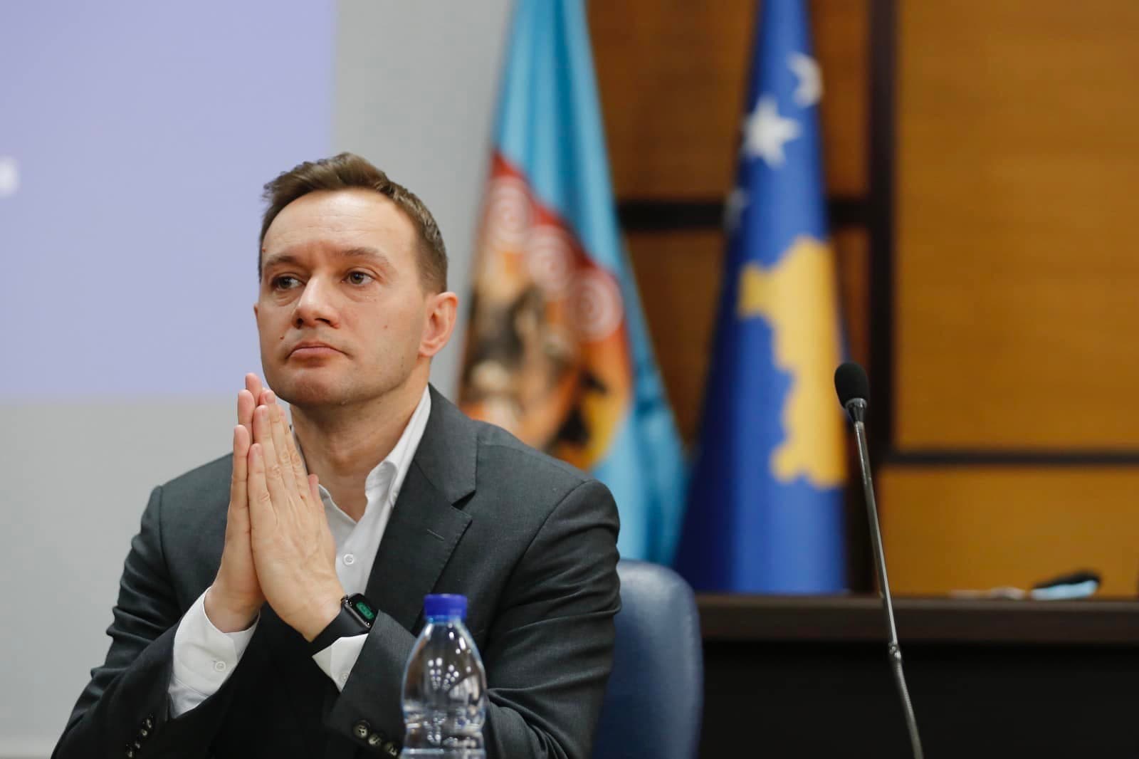 ​Zogaj flet për kandidaturën për deputet, punimet në rrugën A dhe qentë endacakë