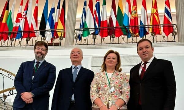Deputetët Haliti e Hyseni në Varshavë për mbledhjen e Asamblesë Parlamentare të NATO-s