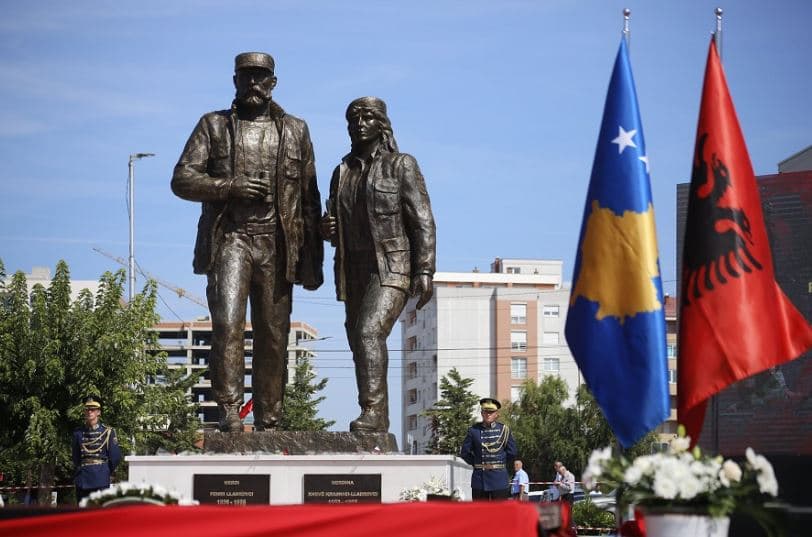 Osmani kujton Fehmi e Xhevë Lladrovcin: Dy gjigandët e historisë tonë