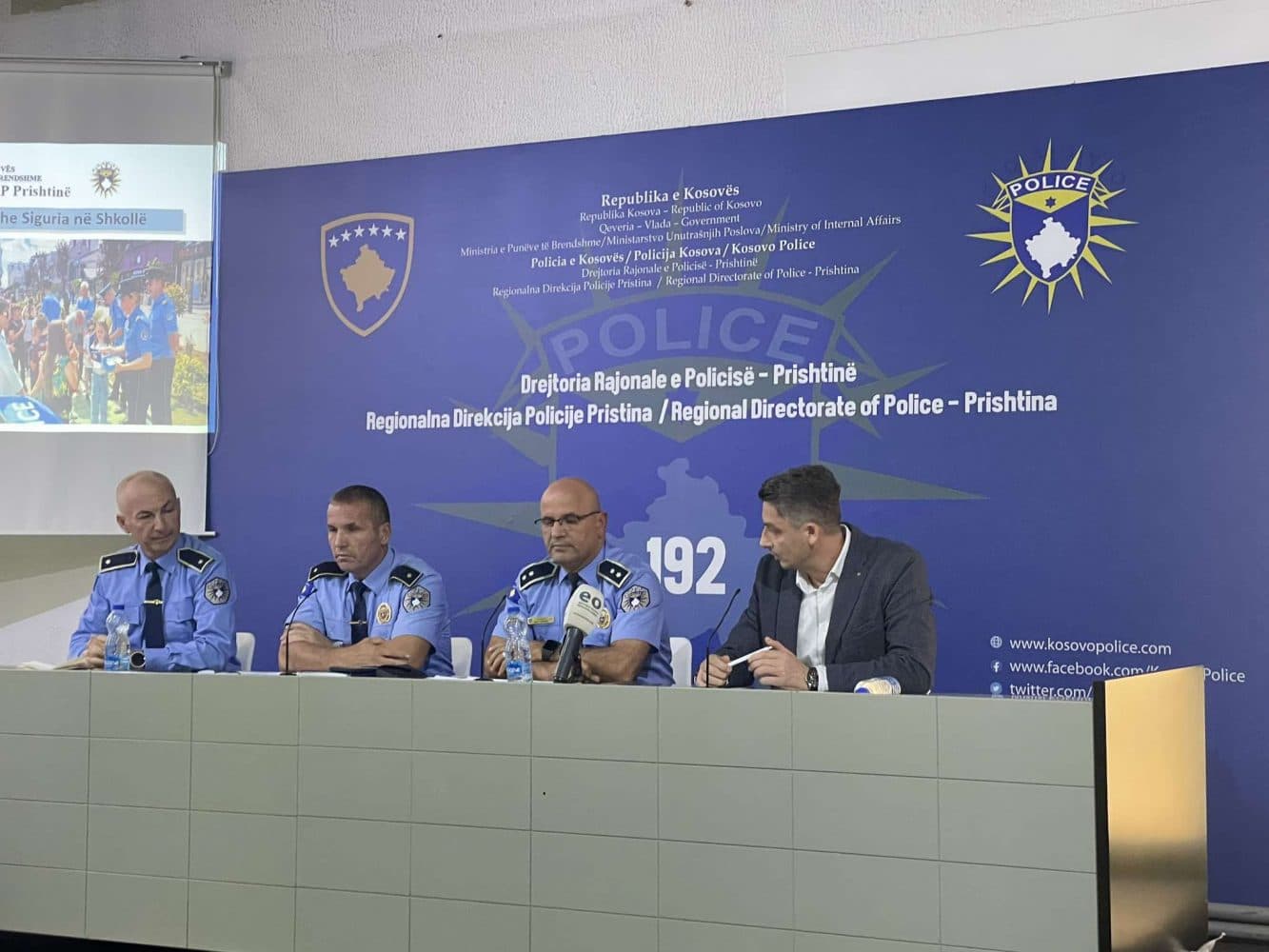 Policia mban takim me DKA-të dhe me drejtorët e shkollave në Prishtinë, temë diskutimi siguria e nxënësve