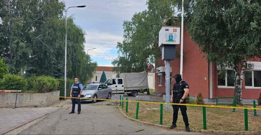 Dy ish-nënkryetarët e komunave paralele serbe intervistohen sot në stacionin policor në veri