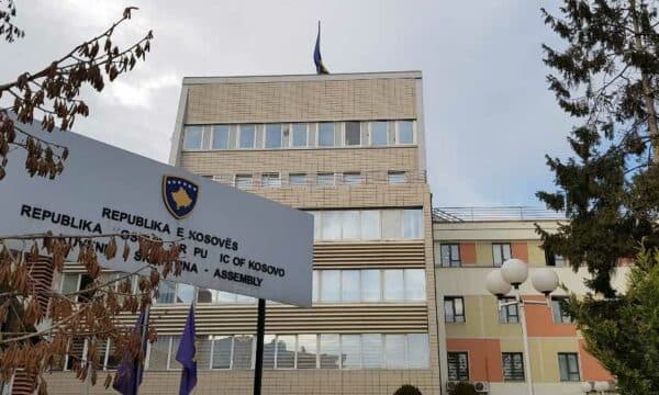 Sot mblidhen këto komisione parlamentare