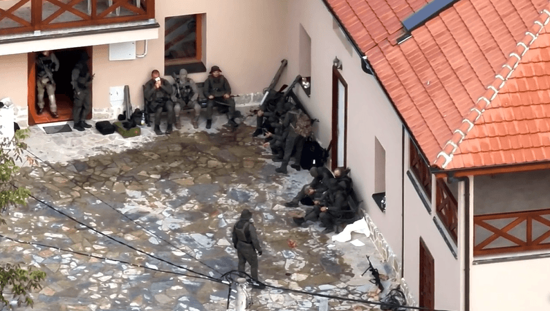 Pas sulmit ku u vra Bunjaku, grupi i Radojiçiqit ishin strehuar në hotelin e Banjskës – rrëfejnë dëshmitarët