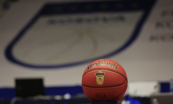 FIBA nis hetim pas thirrjeve antishqiptare në ndeshjen e basketbollit në Kumanovë