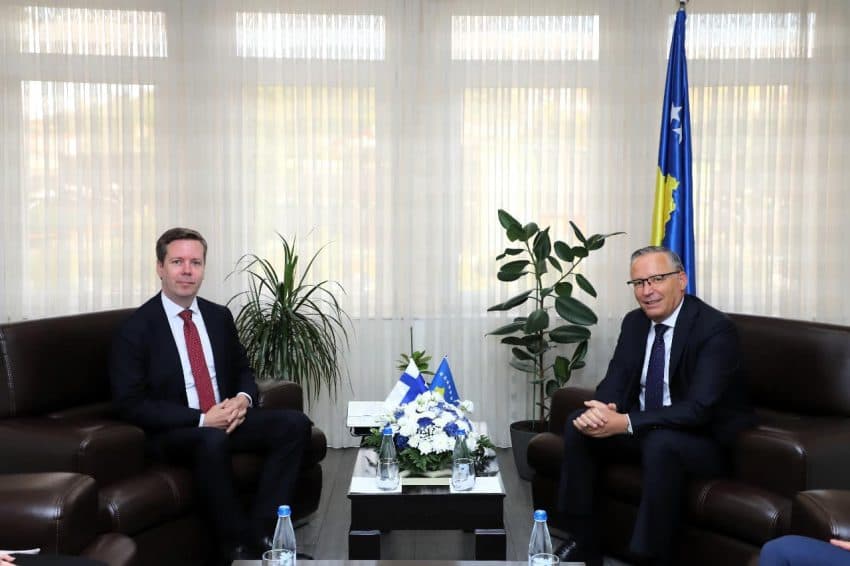 Hamza takon ambasadorin e Finlandës: Kosova të gjitha sfidat i ka përballuar dhe tejkaluar me përkrahjen e aleatëve