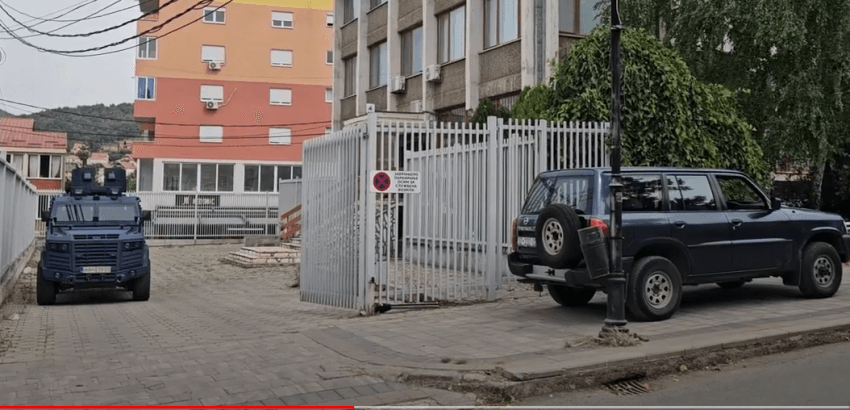 Raportohet se Policia ka konfiskuar dokumentacionin nga kasaforta e Bankës serbe në Leposaviq