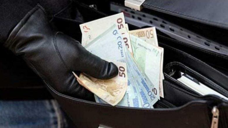 Grabitje në një pompë të derivateve në Drenas