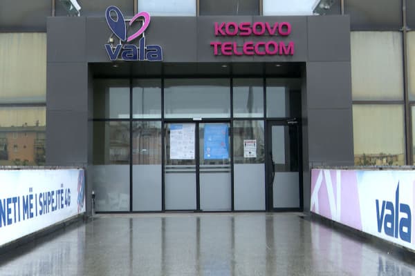 Telekomit i janë bllokuar llogaritë sërish nga përmbaruesi