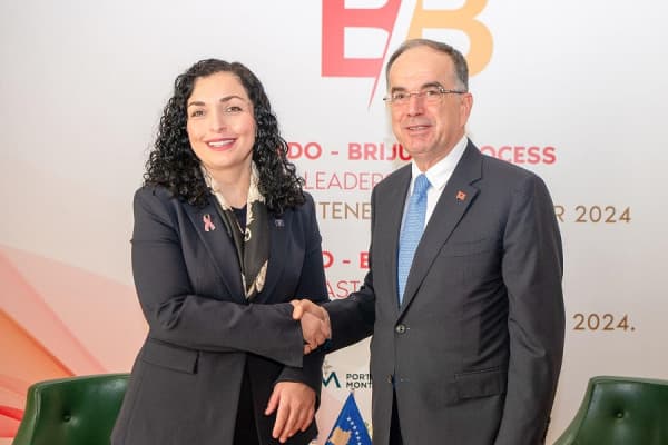 ​Presidentja Osmani takohet me homologun e Shqipërisë, Bajram Begaj