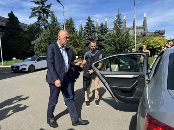 ​Bastisjet në MMPH, Izedin Bytyqi shoqërohet në Polici