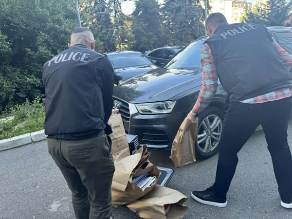 Këto janë materialet e sekuestruara gjatë bastisjes në MMPHI