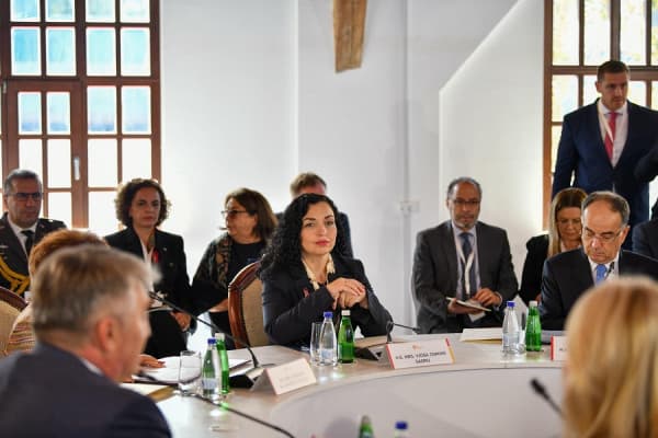 ​Osmani në Tivat diskuton vizionin e Kosovës për të ardhmen e rajonit