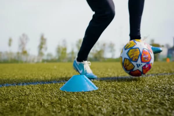 Gjendet i vdekur në pishinë futbollisti i njohur