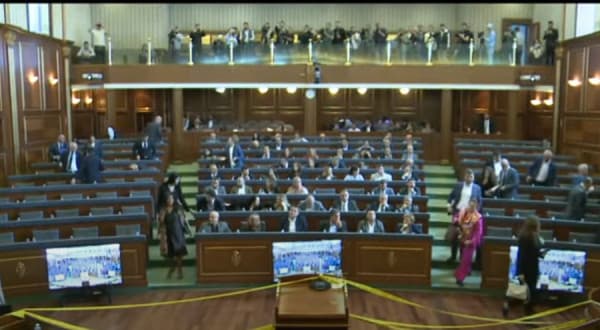 ​Kuvendi me seancë të jashtëzakonshme për komunikimet e Kusari-Lila me Radoiçiqin
