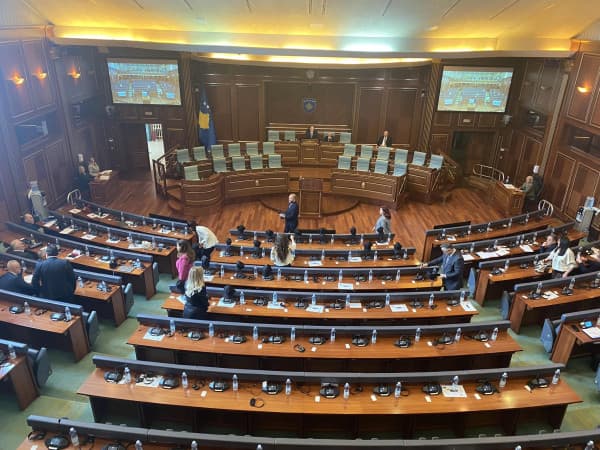 ​IKD e sheh shqetësuese bojkotin e pozitës në seancat e jashtëzakonshme të thirrura nga opozita