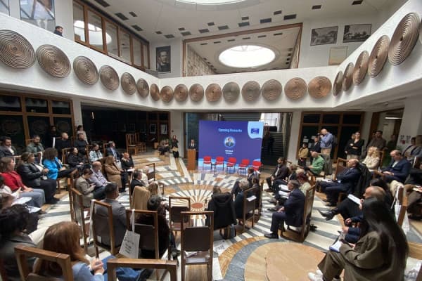 Kurti: Projekti “Së bashku” nxitë kohezionin duke përforcuar pakicat kombëtare