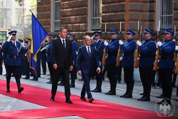 ​Begaj në vizitë zyrtare në Bonjë e Hercëgovinë, pritet me ceremoni shtetërore