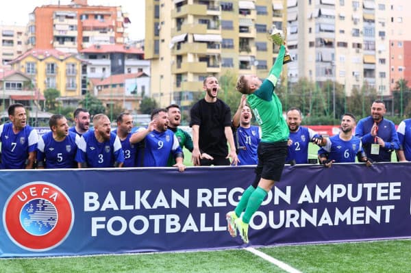 ​Përtej barrierave: Të amputuarit synojnë kualifikimin në Kampionatin Evropian të Futbollit