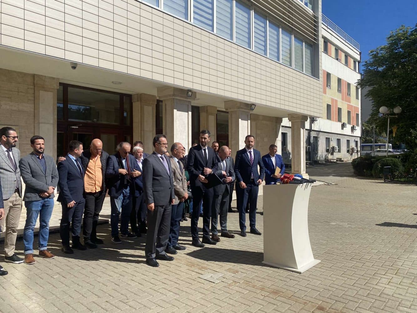 Rrahmani e Korenica zyrtarizojnë largimin nga VV-ja, prezantohet Lista për Familjen