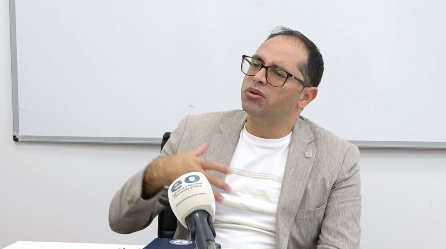 Hajdari: Ambulancat specialistike me orar të zgjatur – zvogëlohet koha e pritjes dhe evitohen tollovitë
