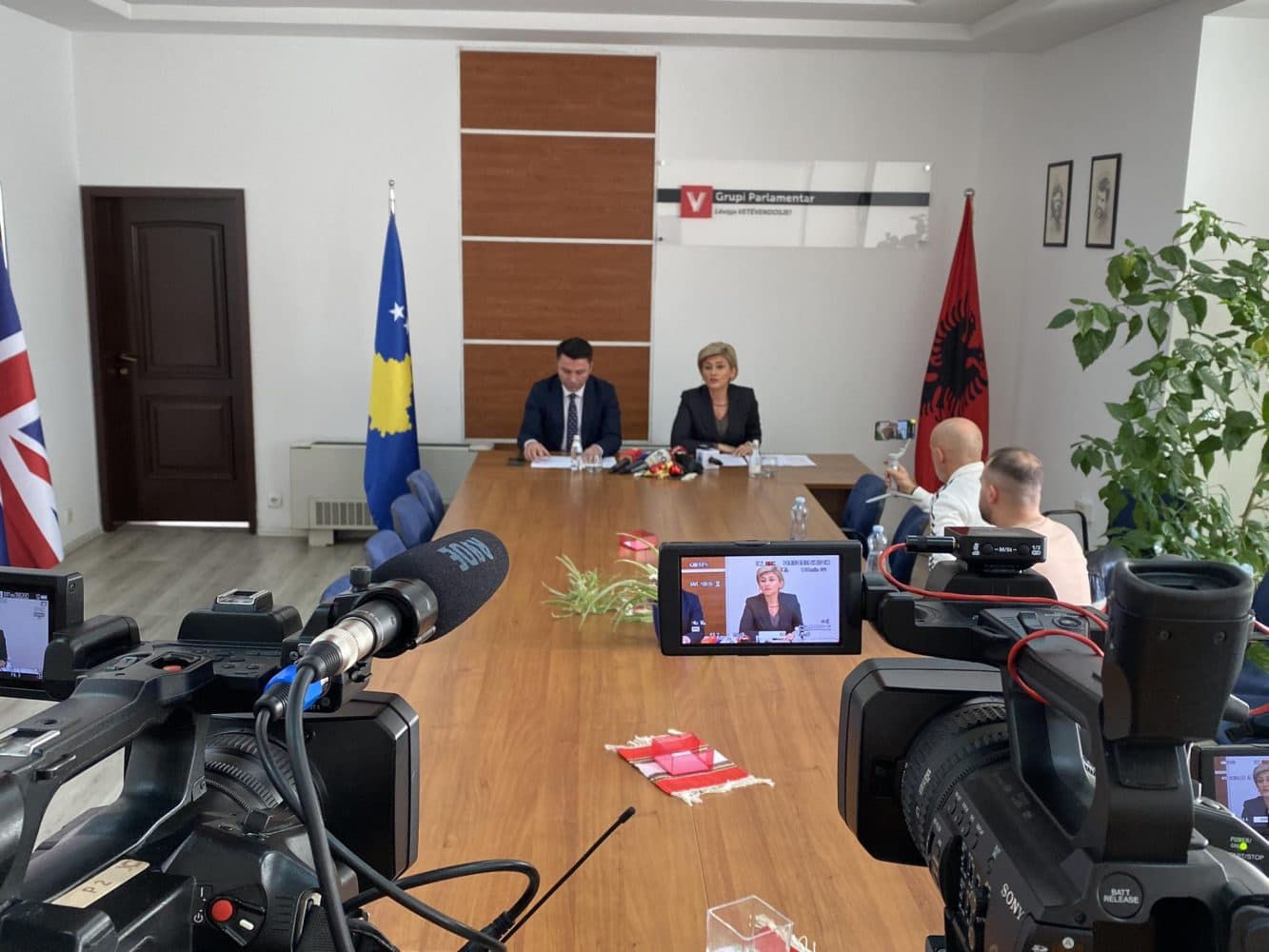 Grupi parlamentar i VV-së mban konferencë për medie