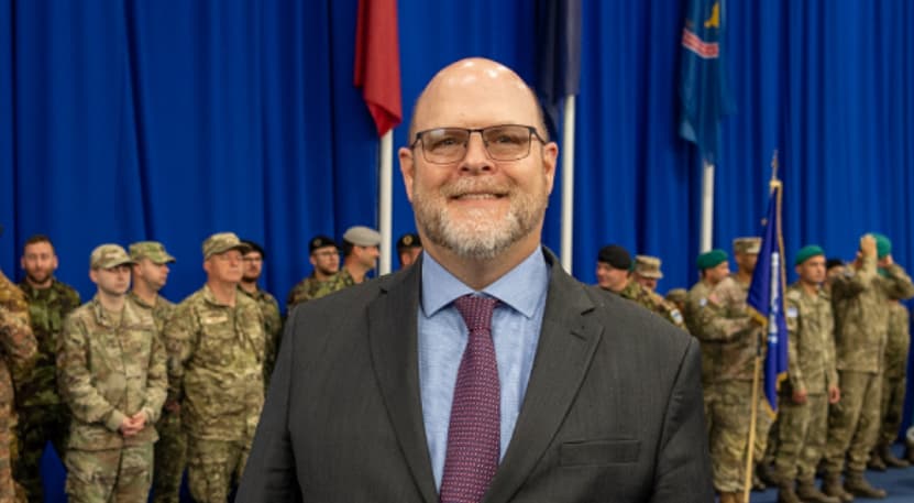 Hovenier: Amerika mbetet e palëkundur në mbështetjen ndaj misionit të NATO-s në Kosovë