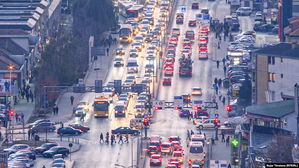 Rrëmujë e kolona, vetëm 55 policë përkujdesen për trafikun në kryeqytet