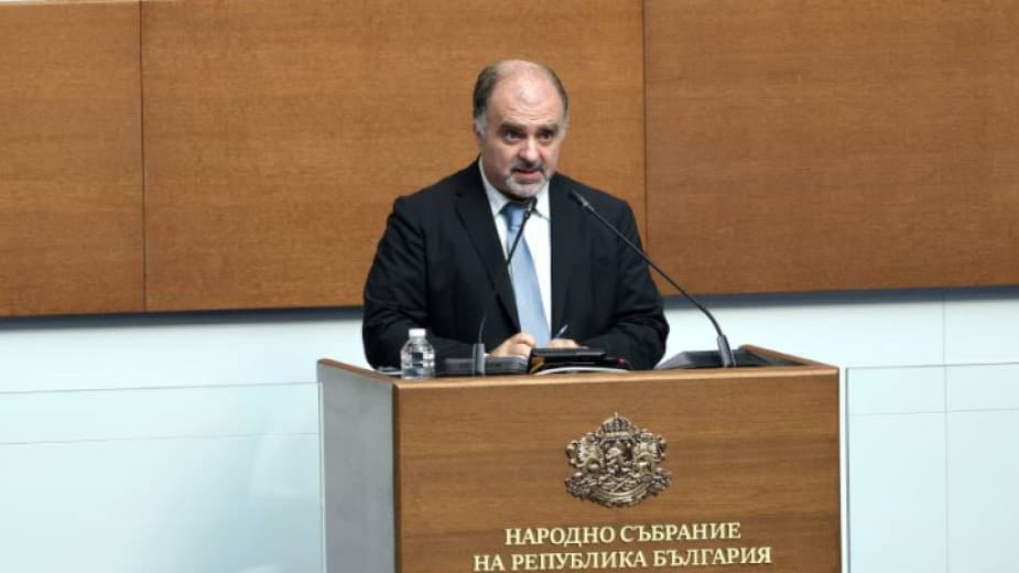 Ministri bullgar sot viziton Kosovën, nënshkruajnë me Çekun një marrëveshje