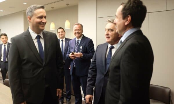 Kryesuesi i Presidencës boshnjake kërkon ndihmën e Dodik që t’i hiqen vizat Kosovës