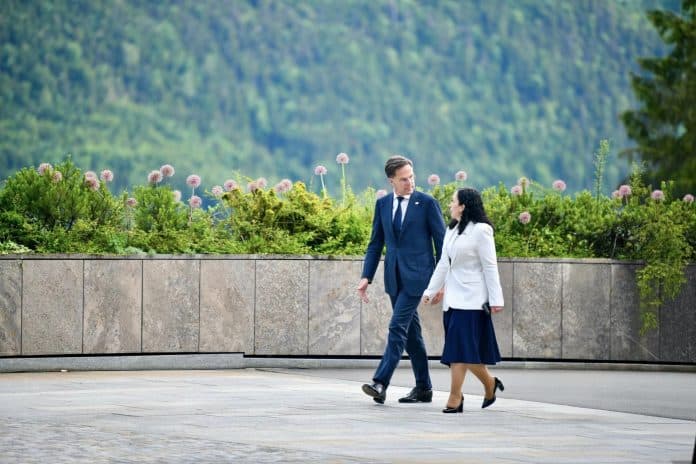 Osmani uron Rutten: Nën udhëheqjen tuaj, partneriteti me NATO-n do të forcohet