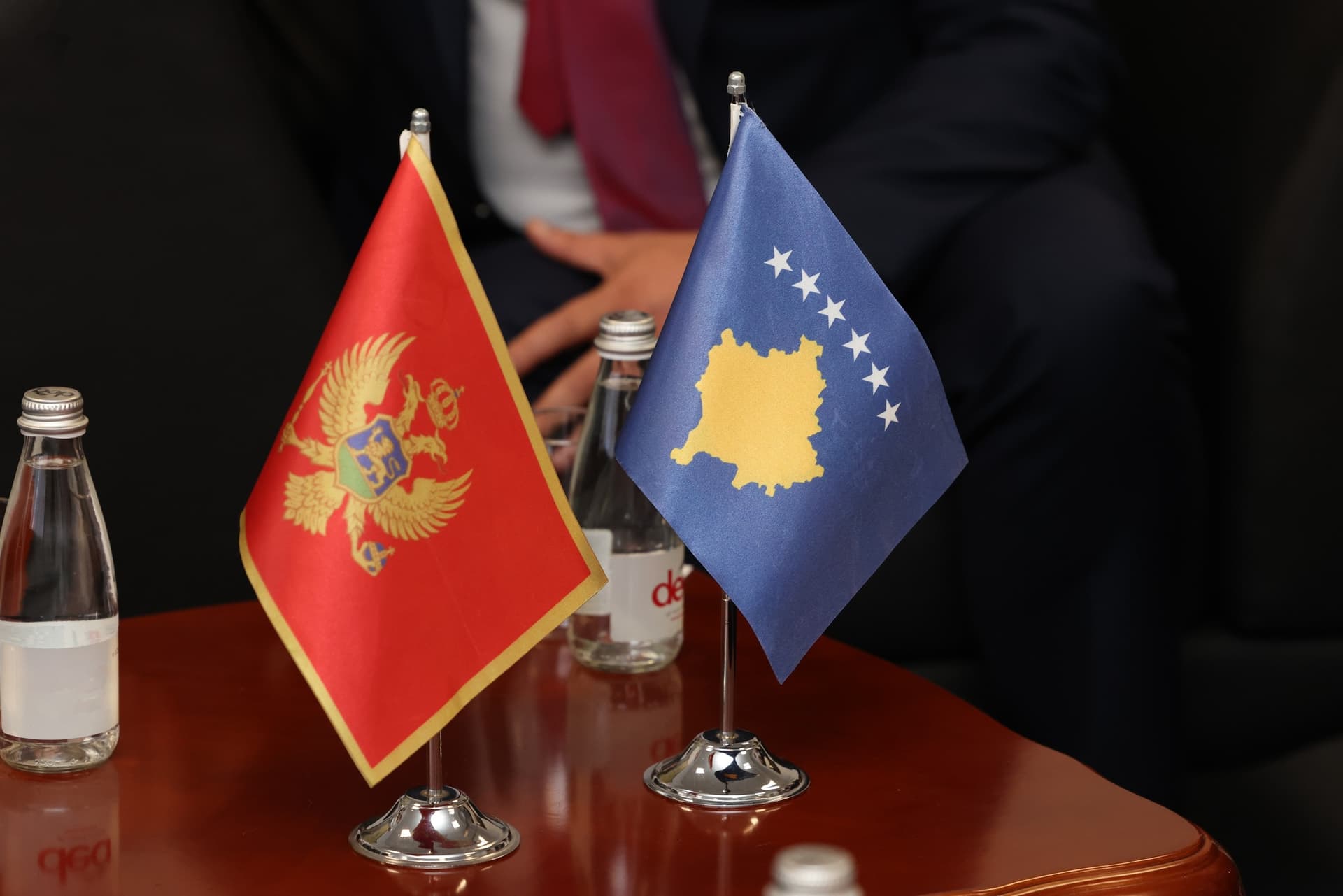 Ambasada e Malit të Zi në Prishtinë shpall konkurs për pozitën e asistentit administrativ