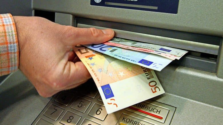 Gjatë ditës pritet të ekzekutohen pagat në sektorin publik, emërohet u.d. i drejtorit të Thesarit