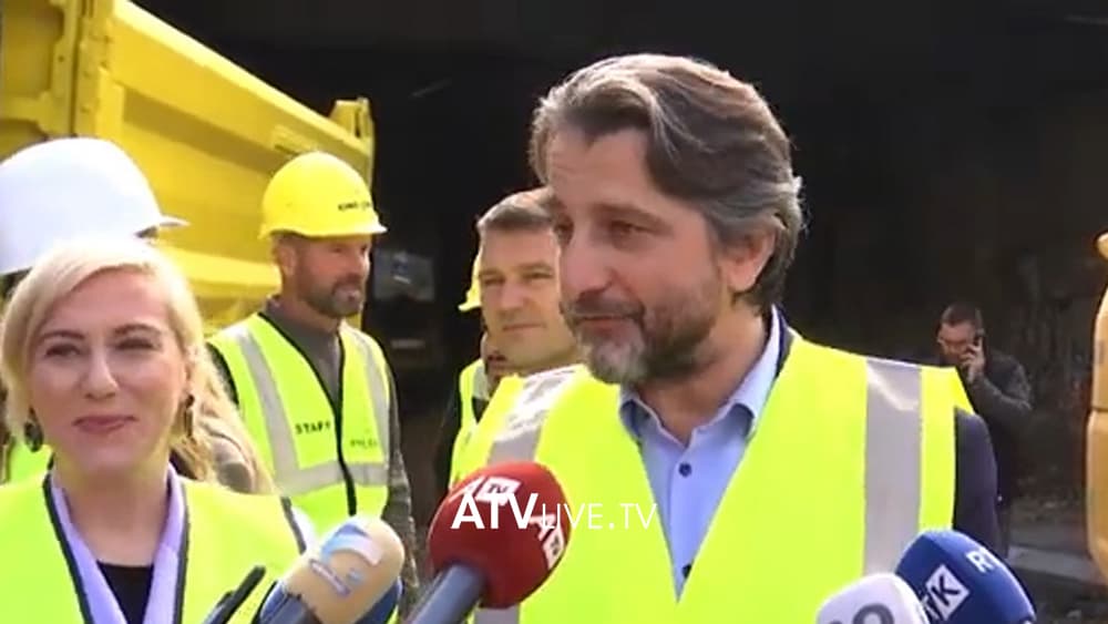 Rama s’e zbaton rekomandimin që e dha vetë, kur ngec në trafik