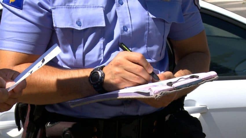 Gjobiten dy persona në Gjilan, u ndalohet përkohësisht drejtimi i mjeteve motorike