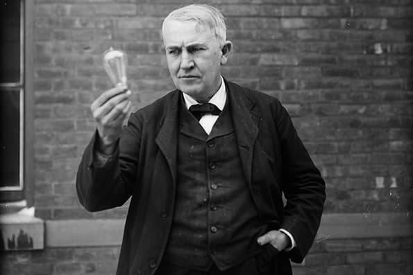 93 vite nga vdekja e shpikësit të llampës elektrike Tomas Edison