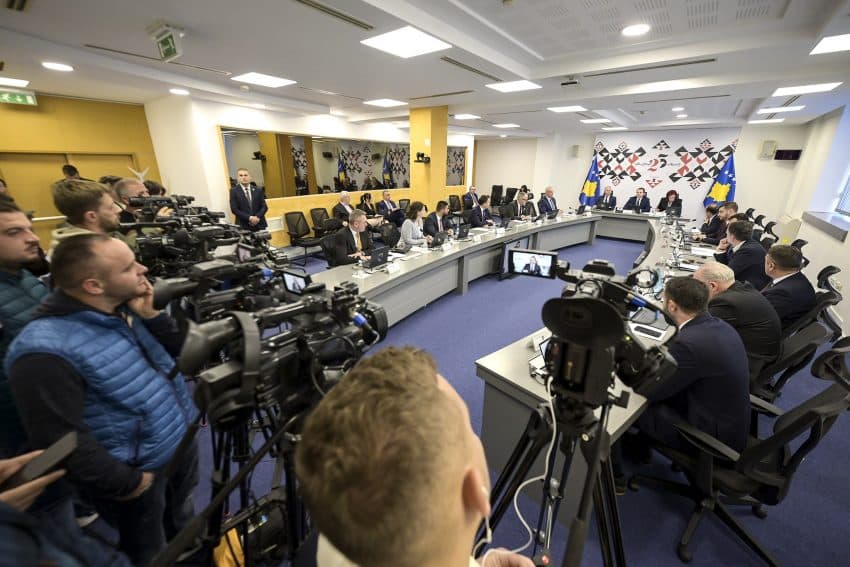 Qeveria e Kosovës i ndanë para Kamenicës e Vitisë, për pagat e tetorit