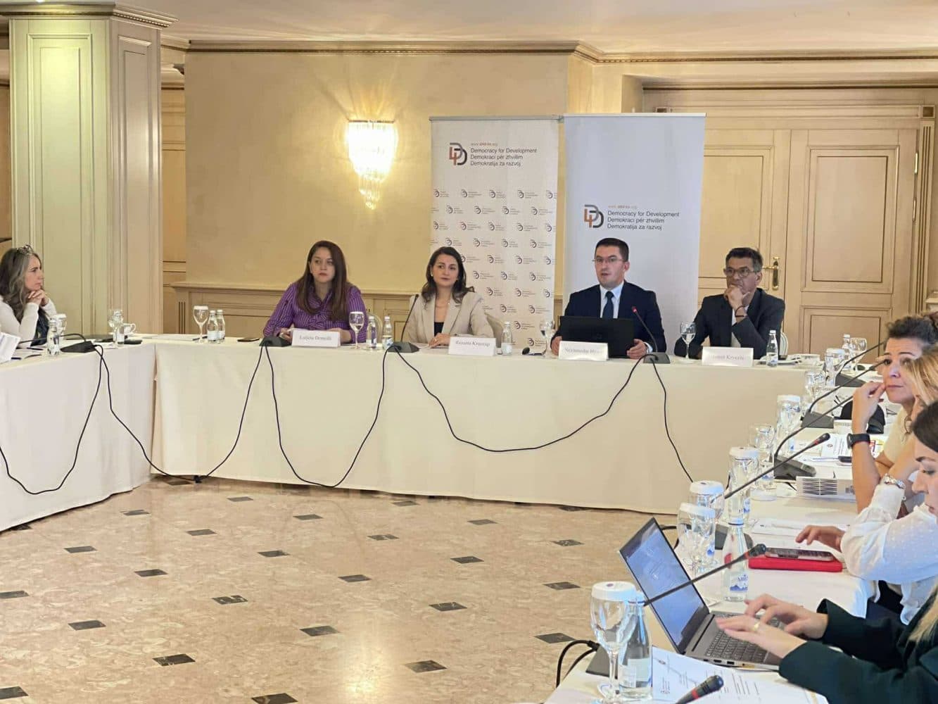 Shoqëria civile kritikon partitë: Përfaqësimi i grave në proceset zgjedhore i ulët