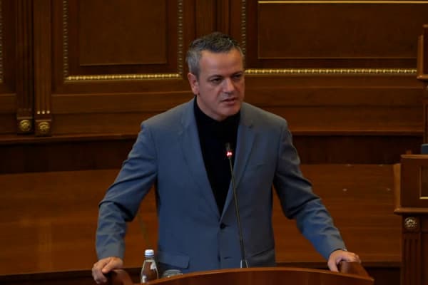 ​Gashi: Si rezultat i ndërhyrjes së LVV-së në RTK, u shkatërrua besimi