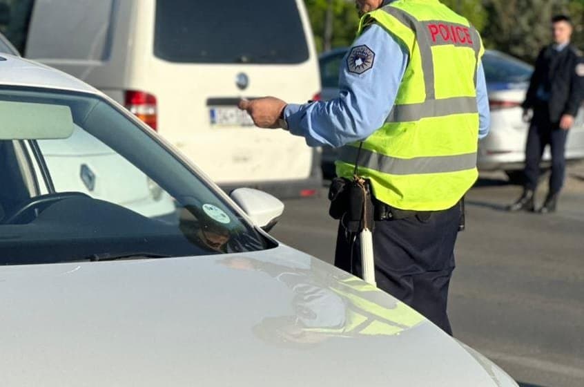 Gjobë ndaj tre shoferëve për shpejtësi dhe alkool në Ferizaj