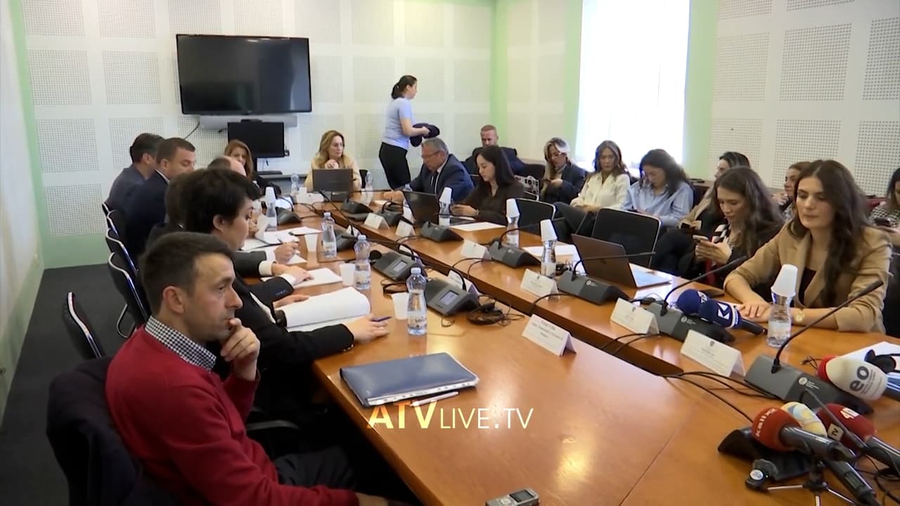 “Normalizimi i dhunës në familje”, diskutohet në Komisionin për të drejtat e njeriut