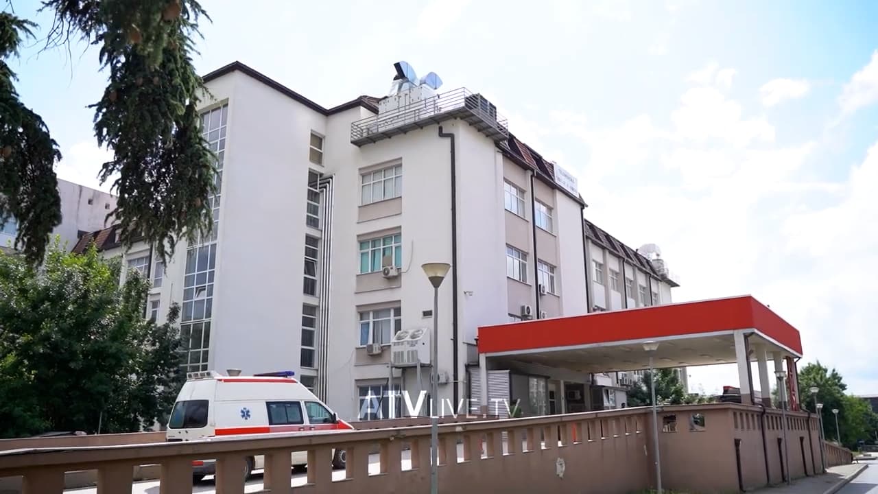 Gjendja e zyrtarit të BE-së të plagosur në Gjakovë mbetet stabile – vazhdon trajtimin në QKUK