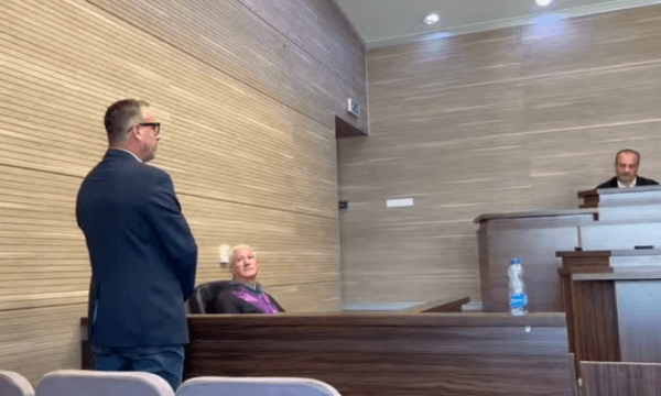Deklarohet fajtor i akuzuari se e kanosi gazetarin Vehbi Kajtazin duke i thënë se do të lyejë me benzinë