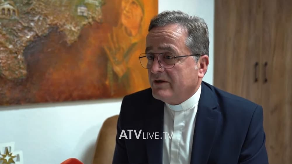 “Në shtëpi janë të krishterë, jashtë lajmërohen si myslimanë” – Prifti thotë se ka pasur shumë keqkuptime në lidhje me Lëvizjen e Deçanit