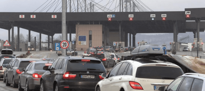 Pritjet deri në një orë për të hyrë në Kosovë nga Merdarja