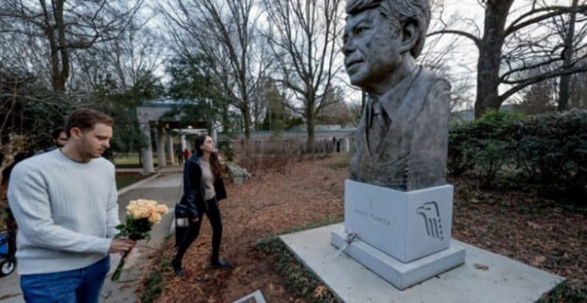 Zyrtarët amerikanë i bëjnë homazhe Jimmy Carter
