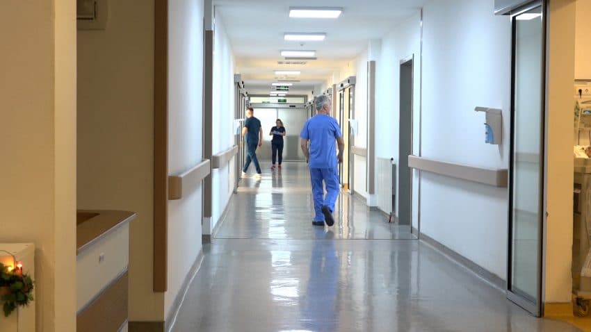 Edhe një vit me mbi 100 mjekë të ikur nga Kosova